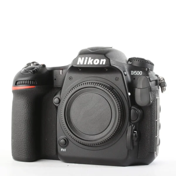 NIKON D500
