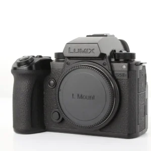 LUMIX S5II x